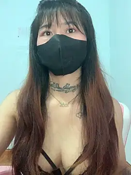 Lilyy18 online show from 05-03-26, 03:11
