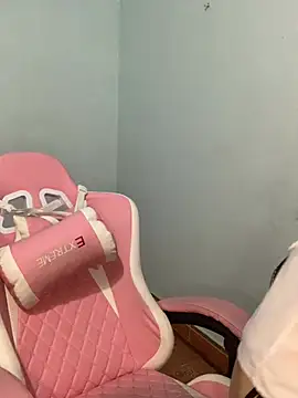 Lilyy18 online show from 05-22-26, 02:15