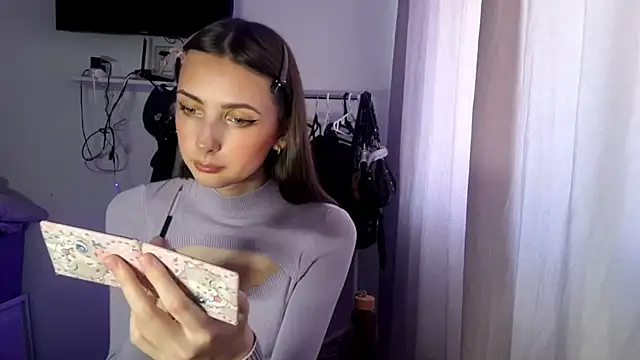 MiaNoir  online show from 04-30-26, 09:27