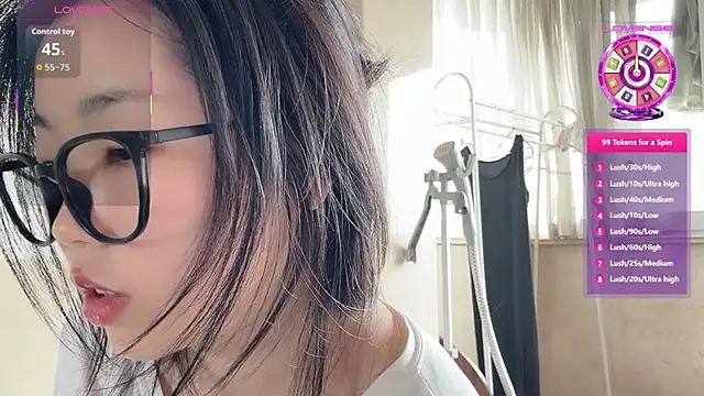 Snapshot of XIAOnaimao-001 chatting on 06-10-26, 07:53 XIAOnaimao-001 online show from 06-10-26, 07:53