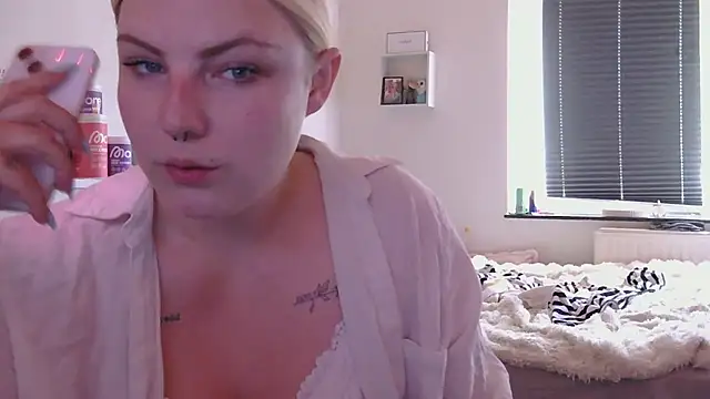 Snapshot of josi-420 chatting on 07-02-26, 12:22 josi-420 online show from 07-02-26, 12:22