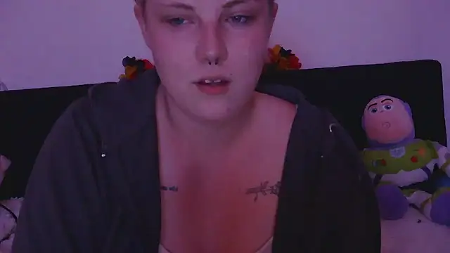 Snapshot of josi-420 chatting on 06-24-26, 12:31 josi-420 online show from 06-24-26, 12:31