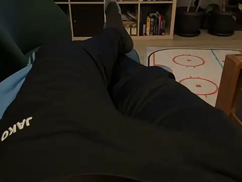 horny-bear89 online show from 04-27-26, 08:51