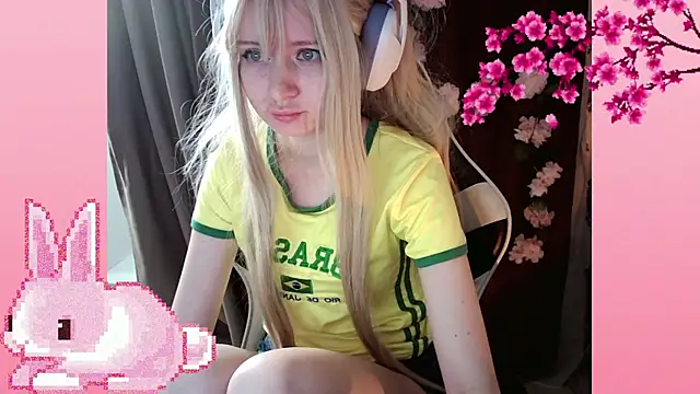 Snapshot of AmmiRinn chatting on 06-03-26, 01:34 AmmiRinn online show from 06-03-26, 01:34