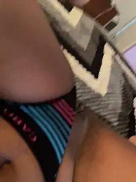 chocolatinha21 online show from 04-28-26, 05:50