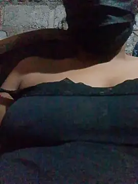 Snapshot of shashini97 chatting on 06-06-26, 05:29 shashini97 online show from 06-06-26, 05:29