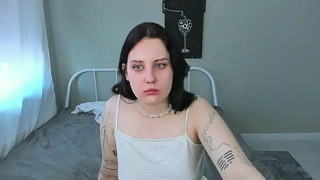 MollyKasaguno online show from 04-30-26, 06:09