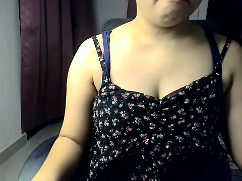 Snapshot of DreamyDesireX chatting on 05-28-26, 01:39 DreamyDesireX online show from 05-28-26, 01:39