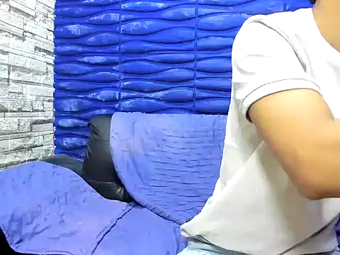 milox castro online show from 04-28-26, 04:55