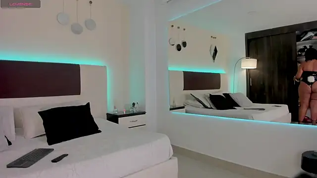 Sky Loren online show from 05-30-26, 04:19