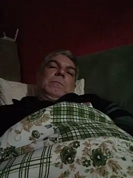 Snapshot of Pgross1 chatting on 06-17-26, 02:44 Pgross1 online show from 06-17-26, 02:44