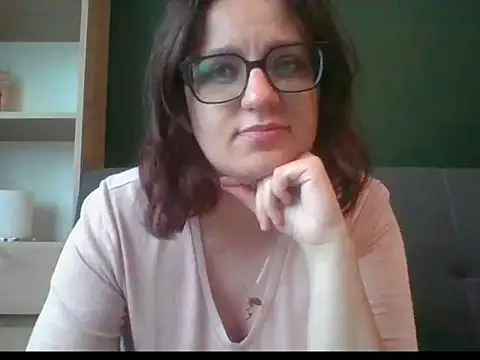 sensual paris online show from 05-21-26, 05:27