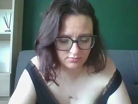 sensual paris online show from 05-26-26, 05:27