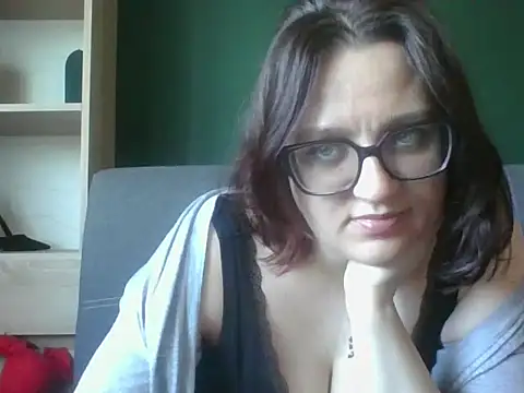 sensual paris online show from 04-30-26, 05:47