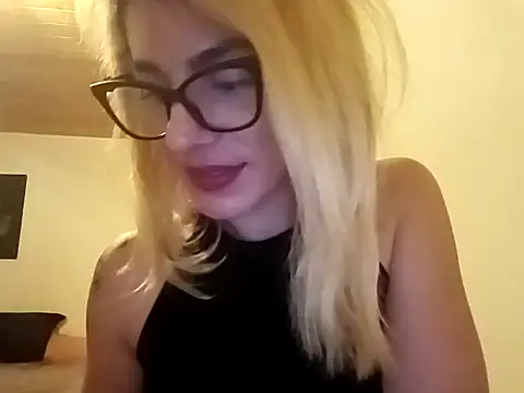 Snapshot of Goddess-Anne chatting on 06-12-26, 07:55 Goddess-Anne online show from 06-12-26, 07:55
