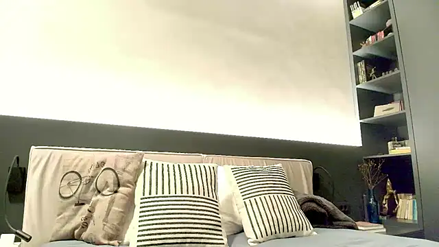 Peachy  online show from 10-12-25, 07:10