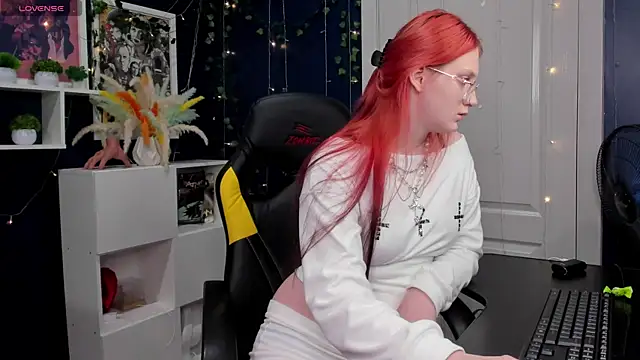 Queen Milena online show from 07-06-26, 02:51