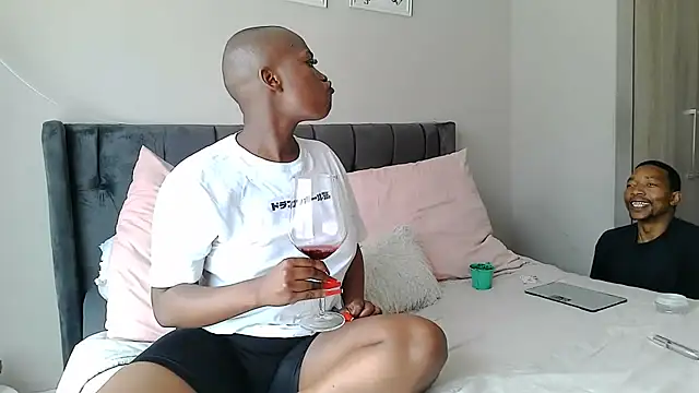 Snapshot of Matic_and_LaToyah chatting on 07-23-26, 10:12 Matic and LaToyah online show from 07-23-26, 10:12