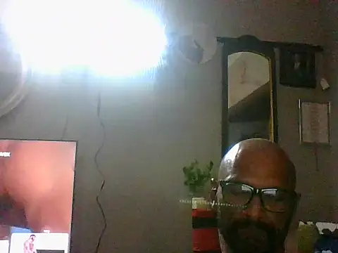 Snapshot of Lulu_Love_69 chatting on 05-20-26, 02:30 Lulu Love 69 online show from 05-20-26, 02:30