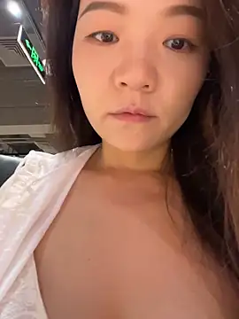xiaochengzi505 online show from 05-06-26, 01:53
