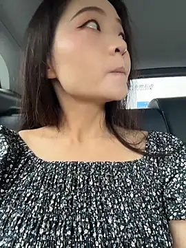 xiaochengzi505 online show from 06-22-26, 01:44
