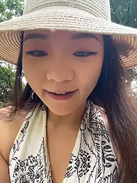 xiaochengzi505 online show from 06-27-26, 01:44