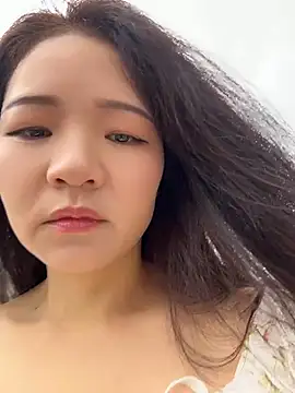 xiaochengzi505 online show from 06-10-26, 12:45