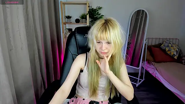 Snapshot of Ammelia_Backerr chatting on 05-07-26, 01:21 Ammelia Backerr online show from 05-07-26, 01:21