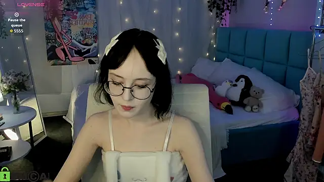 Lilac-Muse online show from 06-26-26, 11:05