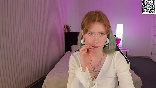 Elira Vane online show from 06-16-26, 10:59