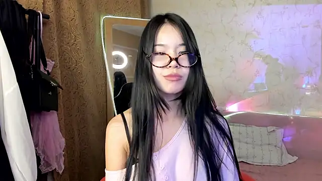 Akiba cute online show from 05-07-26, 07:17