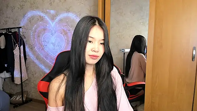 Akiba cute online show from 05-14-26, 12:35