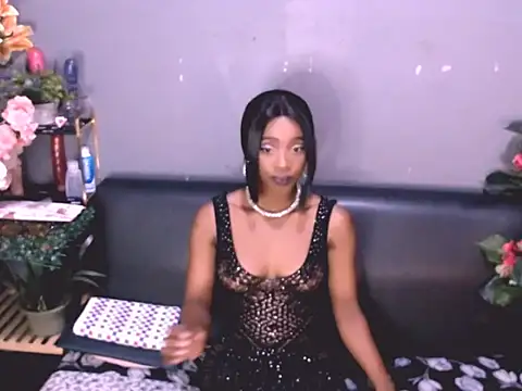 LolaSavageXO online show from 05-19-26, 06:48