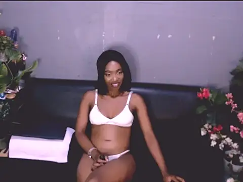 LolaSavageXO online show from 05-13-26, 08:05