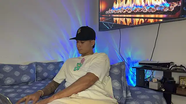 SexxxySquirterStev777 online show from 06-04-26, 02:33