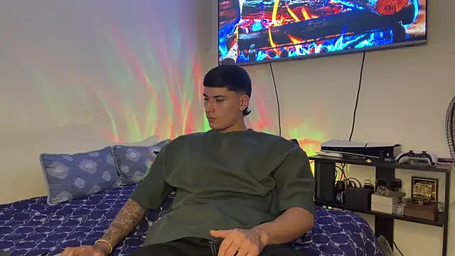 Snapshot of SexxxySquirterStev777 chatting on 07-06-26, 03:03 SexxxySquirterStev777 online show from 07-06-26, 03:03