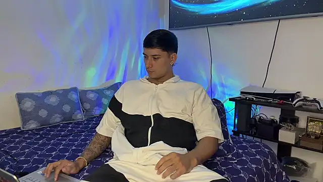 Snapshot of SexxxySquirterStev777 chatting on 06-30-26, 01:22 SexxxySquirterStev777 online show from 06-30-26, 01:22