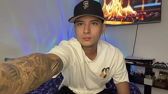 Snapshot of SexxxySquirterStev777 chatting on 06-23-26, 12:25 SexxxySquirterStev777 online show from 06-23-26, 12:25