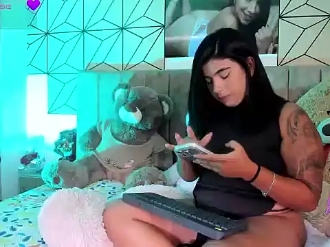Snapshot of Vanessa__lopez1 chatting on 05-30-26, 08:14 Vanessa lopez1 online show from 05-30-26, 08:14