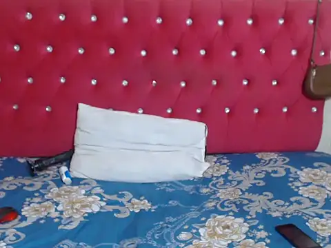 QueensBettyX96 online show from 06-24-26, 02:15