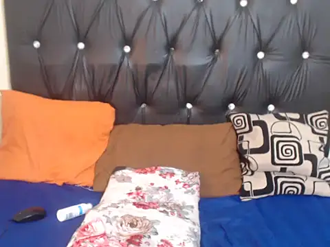 QueensBettyX96 online show from 05-06-26, 12:42