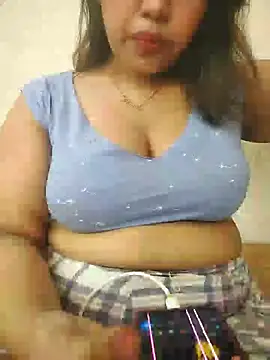 Snapshot of HD_Queen_69 chatting on 07-17-26, 01:14 HD Queen 69 online show from 07-17-26, 01:14
