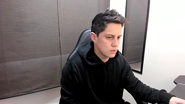 KendricTorres online show from 06-25-26, 01:38