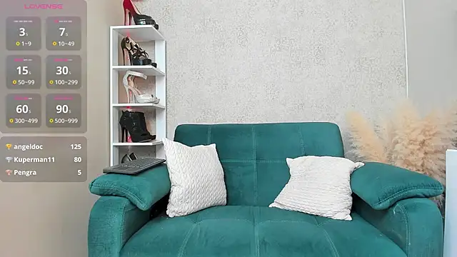 Snapshot of paolarey chatting on 02-12-25, 02:43 paolarey online show from 02-12-25, 02:43