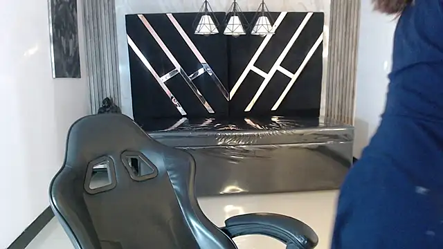 DamiaOshun ch online show from 05-20-26, 07:44