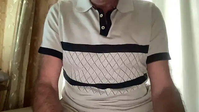 Snapshot of henrybull007 chatting on 06-04-26, 11:04 henrybull007 online show from 06-04-26, 11:04