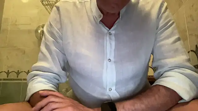 Snapshot of henrybull007 chatting on 06-14-26, 05:14 henrybull007 online show from 06-14-26, 05:14