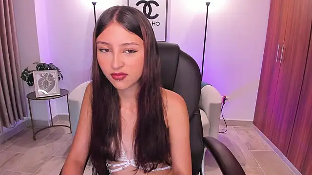 Snapshot of Nikky_sweett_ chatting on 05-21-26, 10:07 Nikky sweett online show from 05-21-26, 10:07