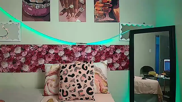 EnchantingLisa online show from 06-02-26, 04:34