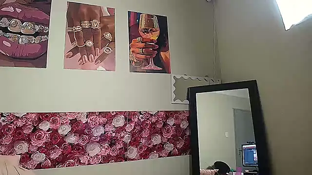 EnchantingLisa online show from 06-20-26, 04:39